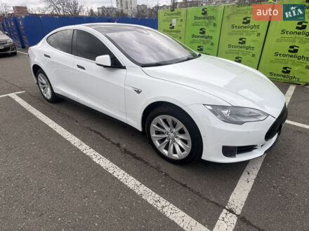 Белый Тесла Модель С, объемом двигателя 0 л и пробегом 174 тыс. км за 13200 $, фото 1 на Automoto.ua