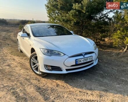 Белый Тесла Модель С, объемом двигателя 0 л и пробегом 260 тыс. км за 14500 $, фото 1 на Automoto.ua