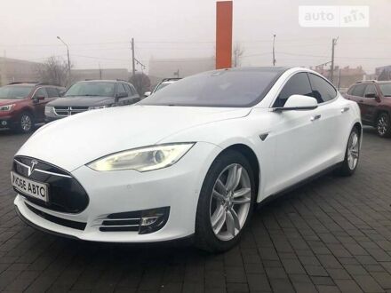Тесла Модель С 2015 в Львове на Automoto.ua Белый Тесла Модель С, объемом двигателя 0 л и пробегом 102 тыс. км за 26500 $, фото 1 на Automoto.ua