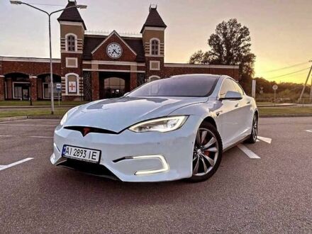 Тесла Модель С 2015 у Львові на Automoto.ua Білий Тесла Модель С, об'ємом двигуна 0 л та пробігом 130 тис. км за 12000 $, фото 1 на Automoto.ua
