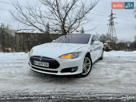 Білий Тесла Модель С, об'ємом двигуна 0 л та пробігом 166 тис. км за 12500 $, фото 1 на Automoto.ua