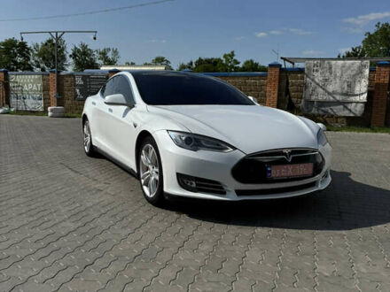 Тесла Модель С 2015 в Владимир-Волынский на Automoto.ua Белый Тесла Модель С, объемом двигателя 0 л и пробегом 205 тыс. км за 14200 $, фото 1 на Automoto.ua