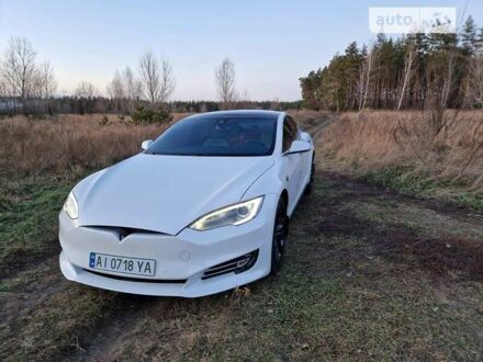 Тесла Модель С 2015 у Києві на Automoto.ua Білий Тесла Модель С, об'ємом двигуна 0 л та пробігом 130 тис. км за 17200 $, фото 1 на Automoto.ua