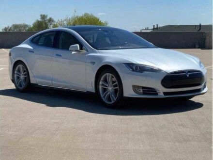 Тесла Модель С 2015 в Виннице на Automoto.ua Белый Тесла Модель С, объемом двигателя 0 л и пробегом 120 тыс. км за 6500 $, фото 1 на Automoto.ua