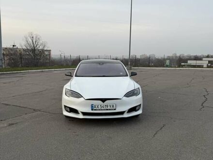 Білий Тесла Модель С, об'ємом двигуна 0 л та пробігом 144 тис. км за 16500 $, фото 1 на Automoto.ua