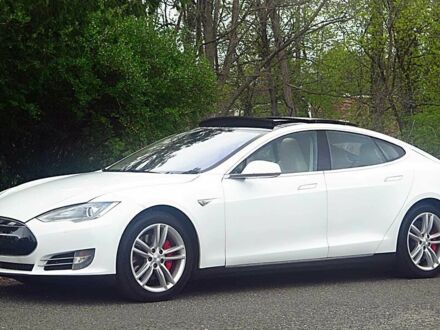 Тесла Модель С 2015 в Хмельницком на Automoto.ua Белый Тесла Модель С, объемом двигателя 0 л и пробегом 84 тыс. км за 10200 $, фото 1 на Automoto.ua