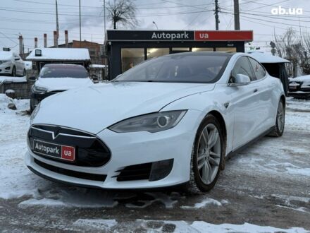 Білий Тесла Модель С, об'ємом двигуна 0 л та пробігом 130 тис. км за 17990 $, фото 1 на Automoto.ua
