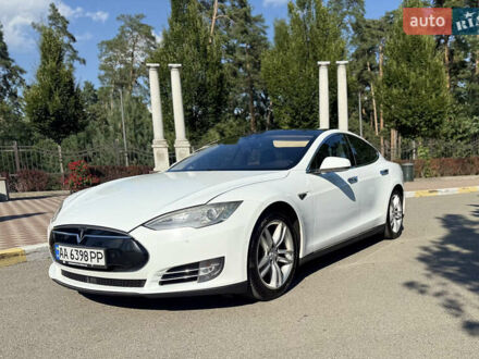 Тесла Модель С 2015 в Киеве на Automoto.ua Белый Тесла Модель С, объемом двигателя 0 л и пробегом 243 тыс. км за 13200 $, фото 1 на Automoto.ua