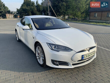 Тесла Модель С 2015 в Виннице на Automoto.ua Белый Тесла Модель С, объемом двигателя 0 л и пробегом 106 тыс. км за 17300 $, фото 1 на Automoto.ua