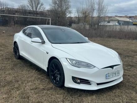 Белый Тесла Модель С, объемом двигателя 0 л и пробегом 208 тыс. км за 15000 $, фото 1 на Automoto.ua