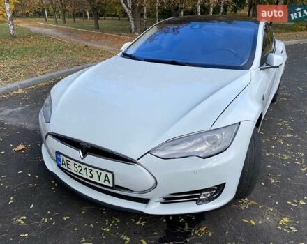 Белый Тесла Модель С, объемом двигателя 0 л и пробегом 179 тыс. км за 12650 $, фото 1 на Automoto.ua