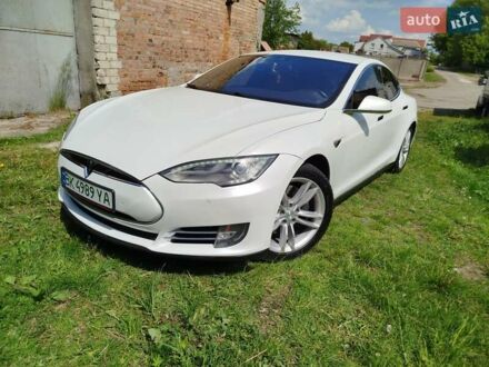 Белый Тесла Модель С, объемом двигателя 0 л и пробегом 253 тыс. км за 15000 $, фото 1 на Automoto.ua