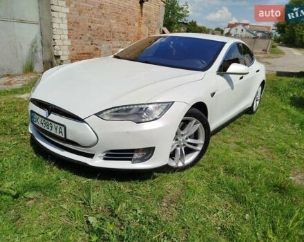 Белый Тесла Модель С, объемом двигателя 0 л и пробегом 253 тыс. км за 15000 $, фото 1 на Automoto.ua