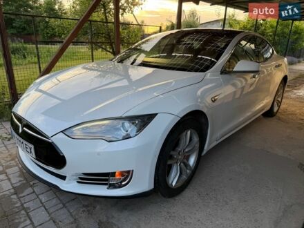 Белый Тесла Модель С, объемом двигателя 0 л и пробегом 220 тыс. км за 14989 $, фото 1 на Automoto.ua