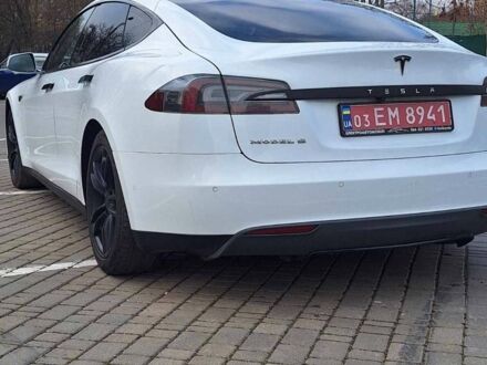 Білий Тесла Модель С, об'ємом двигуна 0 л та пробігом 240 тис. км за 15500 $, фото 1 на Automoto.ua