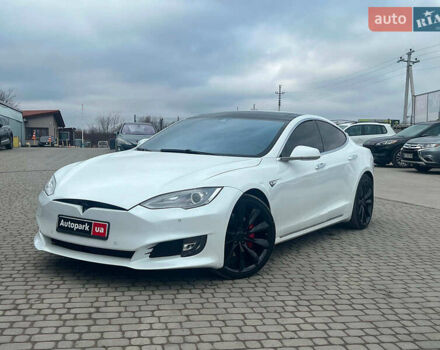 Белый Тесла Модель С, объемом двигателя 0 л и пробегом 225 тыс. км за 15940 $, фото 1 на Automoto.ua