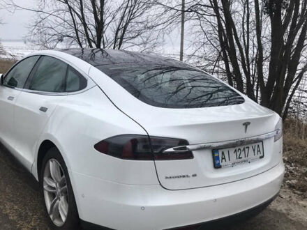Тесла Модель С 2015 в Киеве на Automoto.ua Белый Тесла Модель С, объемом двигателя 0 л и пробегом 130 тыс. км за 14900 $, фото 1 на Automoto.ua