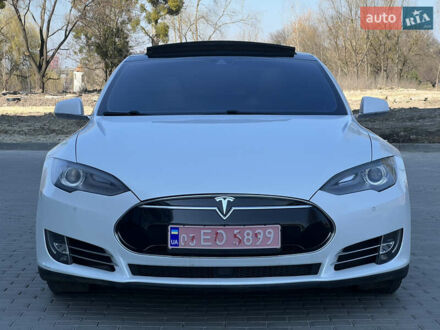 Тесла Модель С 2015 в Ровно на Automoto.ua Белый Тесла Модель С, объемом двигателя 0 л и пробегом 290 тыс. км за 16100 $, фото 1 на Automoto.ua