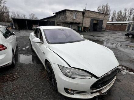 Белый Тесла Модель С, объемом двигателя 0 л и пробегом 120 тыс. км за 6300 $, фото 1 на Automoto.ua