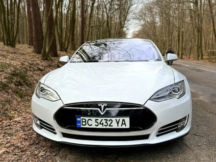 Білий Тесла Модель С, об'ємом двигуна 0.32 л та пробігом 116 тис. км за 17000 $, фото 1 на Automoto.ua
