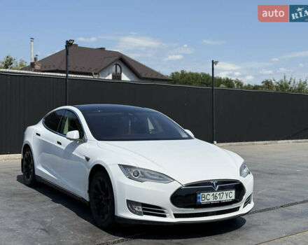 Белый Тесла Модель С, объемом двигателя 0 л и пробегом 156 тыс. км за 20000 $, фото 1 на Automoto.ua