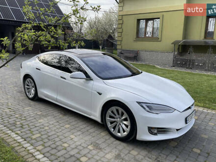 Тесла Модель С 2016 у Львові на Automoto.ua Білий Тесла Модель С, об'ємом двигуна 0 л та пробігом 106 тис. км за 16300 $, фото 1 на Automoto.ua