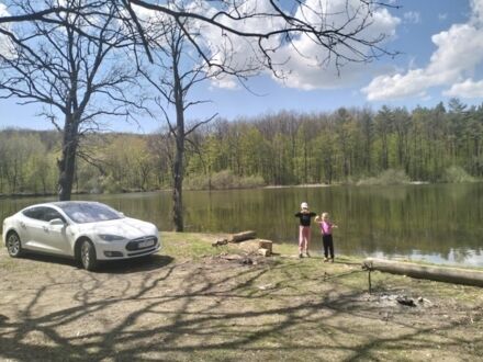 Білий Тесла Модель С, об'ємом двигуна 0 л та пробігом 15 тис. км за 13100 $, фото 1 на Automoto.ua