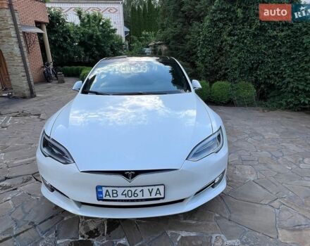 Белый Тесла Модель С, объемом двигателя 0 л и пробегом 200 тыс. км за 19999 $, фото 1 на Automoto.ua