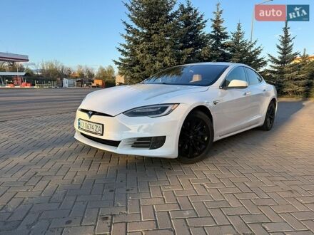 Белый Тесла Модель С, объемом двигателя 0 л и пробегом 126 тыс. км за 14950 $, фото 1 на Automoto.ua