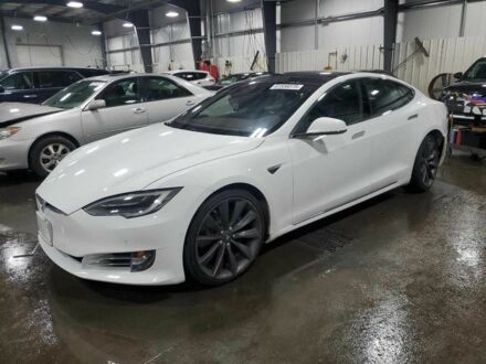 Тесла Модель С 2016 в Львове на Automoto.ua Белый Тесла Модель С, объемом двигателя 0 л и пробегом 75 тыс. км за 5200 $, фото 1 на Automoto.ua