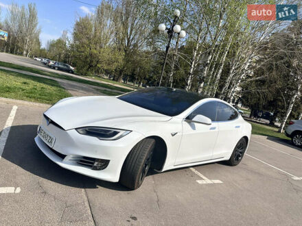 Тесла Модель С 2016 у Кривому Розі на Automoto.ua Білий Тесла Модель С, об'ємом двигуна 0 л та пробігом 99 тис. км за 15000 $, фото 1 на Automoto.ua