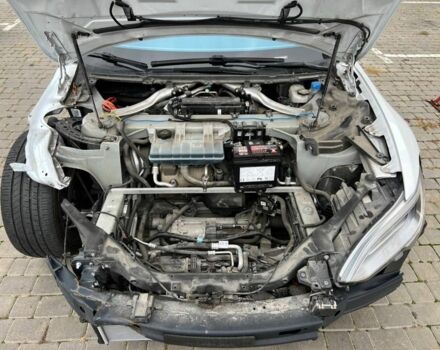 Белый Тесла Модель С, объемом двигателя 0 л и пробегом 196 тыс. км за 13000 $, фото 1 на Automoto.ua