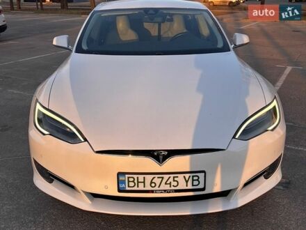 Белый Тесла Модель С, объемом двигателя 0 л и пробегом 63 тыс. км за 17200 $, фото 1 на Automoto.ua