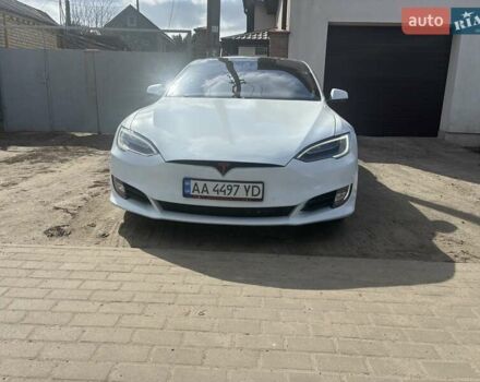 Белый Тесла Модель С, объемом двигателя 0 л и пробегом 260 тыс. км за 17000 $, фото 1 на Automoto.ua
