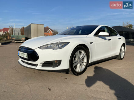 Белый Тесла Модель С, объемом двигателя 0 л и пробегом 180 тыс. км за 14500 $, фото 1 на Automoto.ua