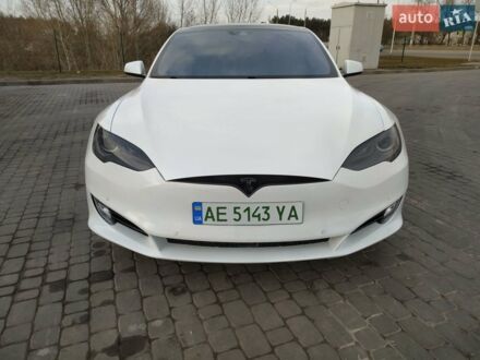 Білий Тесла Модель С, об'ємом двигуна 0.28 л та пробігом 126 тис. км за 21000 $, фото 1 на Automoto.ua