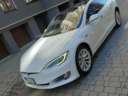 Белый Тесла Модель С, объемом двигателя 0 л и пробегом 115 тыс. км за 24997 $, фото 1 на Automoto.ua