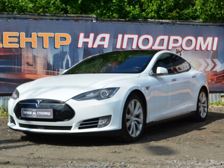 Білий Тесла Модель С, об'ємом двигуна 0 л та пробігом 377 тис. км за 26000 $, фото 1 на Automoto.ua
