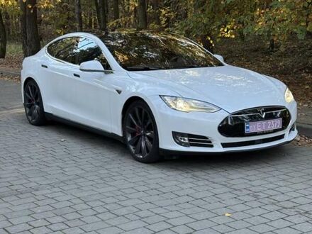 Белый Тесла Модель С, объемом двигателя 0 л и пробегом 98 тыс. км за 19300 $, фото 1 на Automoto.ua