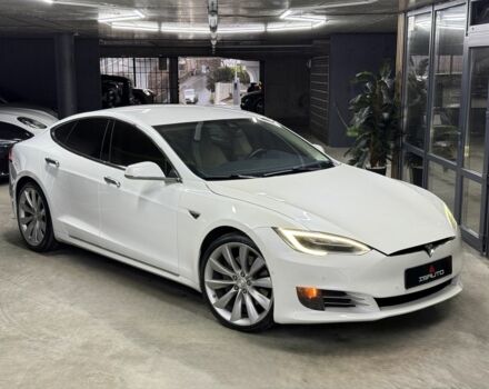 Белый Тесла Модель С, объемом двигателя 0 л и пробегом 61 тыс. км за 15500 $, фото 1 на Automoto.ua