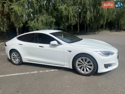 Белый Тесла Модель С, объемом двигателя 0 л и пробегом 117 тыс. км за 21500 $, фото 1 на Automoto.ua