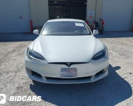 Білий Тесла Модель С, об'ємом двигуна 0 л та пробігом 175 тис. км за 12900 $, фото 1 на Automoto.ua
