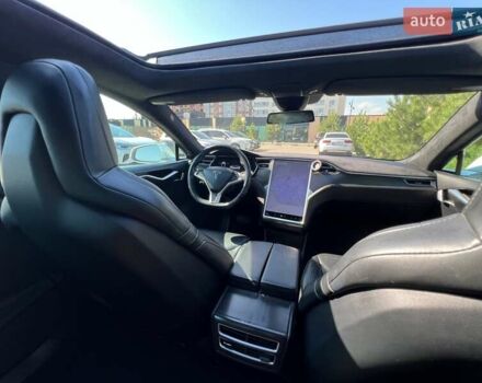 Белый Тесла Модель С, объемом двигателя 0 л и пробегом 179 тыс. км за 14300 $, фото 1 на Automoto.ua