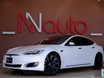 Белый Тесла Модель С, объемом двигателя 0 л и пробегом 62 тыс. км за 19900 $, фото 1 на Automoto.ua