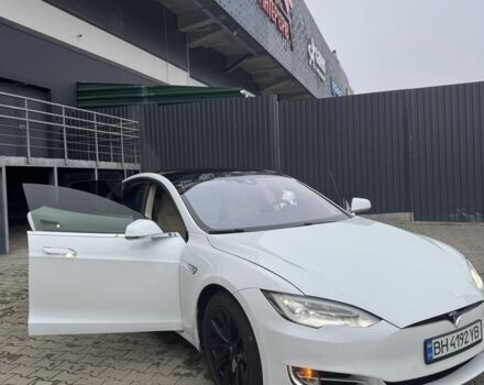 Белый Тесла Модель С, объемом двигателя 0 л и пробегом 112 тыс. км за 22000 $, фото 1 на Automoto.ua