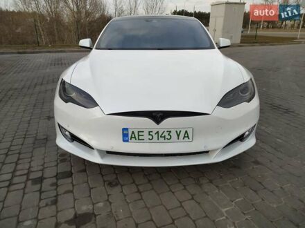 Белый Тесла Модель С, объемом двигателя 0.28 л и пробегом 126 тыс. км за 21000 $, фото 1 на Automoto.ua