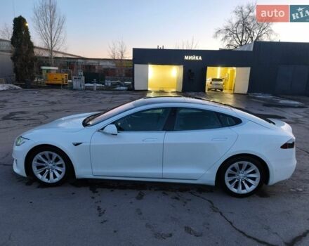 Білий Тесла Модель С, об'ємом двигуна 0 л та пробігом 133 тис. км за 15700 $, фото 1 на Automoto.ua