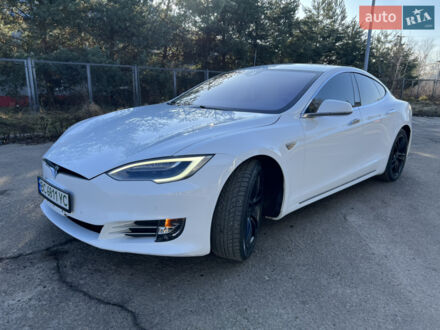 Білий Тесла Модель С, об'ємом двигуна 0 л та пробігом 175 тис. км за 16600 $, фото 1 на Automoto.ua