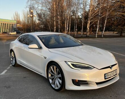 Белый Тесла Модель С, объемом двигателя 0 л и пробегом 62 тыс. км за 15999 $, фото 1 на Automoto.ua