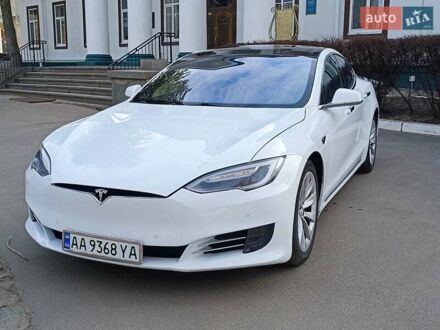 Тесла Модель С 2016 в Белой Церкве на Automoto.ua Белый Тесла Модель С, объемом двигателя 0 л и пробегом 105 тыс. км за 16800 $, фото 1 на Automoto.ua